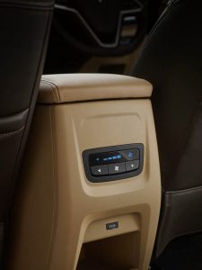 wuling-cortez-rear-ac-control-switch