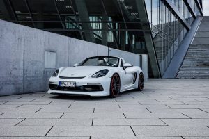 TECHART_frontspoiler_for_718GTS_models_01