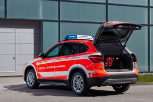 BMWX1xDrive20d-operations-management-03