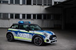 MINIJohnCooperWorks-police-car02