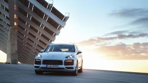 low_cayenne_e_hybrid_2018_porsche_ag (1)