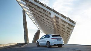low_cayenne_e_hybrid_2018_porsche_ag (2)