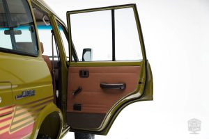 1986-Toyota-Land-Cruiser-FJ62-FJ-Company-36
