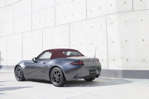 2018-mazda-mx5-miata-roadster-jdm-03_Mazda_Roadster_RedTop_JP_2017_cherryredroof_RQ