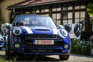 P90305828_highRes_new-mini-debuts-on-r