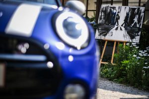 P90305832_highRes_new-mini-debuts-on-r