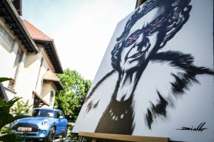 P90305838_highRes_new-mini-debuts-on-r