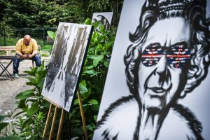 P90305847_highRes_new-mini-debuts-on-r