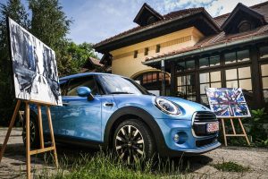 P90305852_highRes_new-mini-debuts-on-r