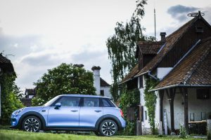 P90305861_highRes_new-mini-debuts-on-r