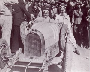 210cb1f5-bugatti-divo-41