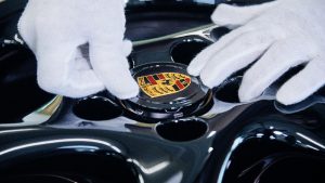 b9c5bb49-porsche-993-turbo-project-gold-3