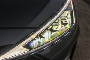 d9bb8cb7-2019-hyundai-elantra-19
