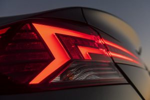 f31dcb49-2019-hyundai-elantra-23