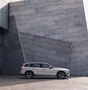 02423315-volvo-v60-cross-country-all-new-unveiled-5