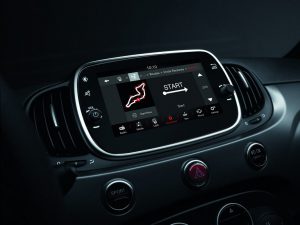 046a3bae-2019-abarth-595-17