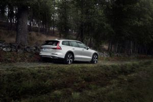 052593a8-volvo-v60-cross-country-all-new-unveiled-8