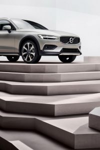 331cdbec-volvo-v60-cross-country-all-new-unveiled-4