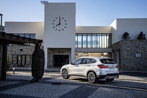 5e8521e3-bmw-3-series-x1-chinese-apartment-2