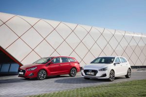 5fb84cbd-2019-hyundai-family-2