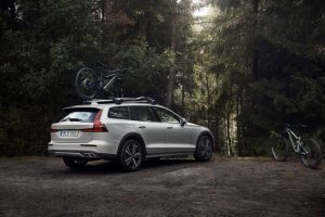 75017a83-volvo-v60-cross-country-all-new-unveiled-7