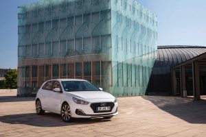 8f85bae8-2019-hyundai-i30-5-door-15
