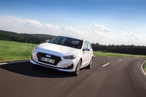 a5d87f24-2019-hyundai-i30-5-door-5