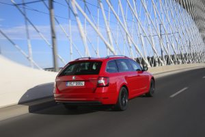 b83e24c7-2019-skoda-octavia-g-tec-2