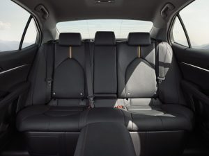 2019-camry-hybrid-06