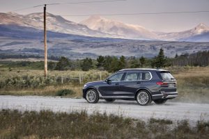 56c01a76-2019-bmw-x7-32