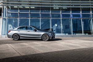 5c528c8a-mercedes-c300de-47