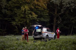 85b68d88-land-rover-discovery-emergency-response-vehicle-30