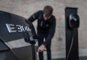 aa30ec39-mercedes-e300e-and-e300de-46