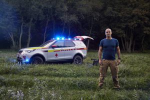 aa5493b6-land-rover-discovery-emergency-response-vehicle-28