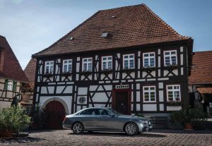 baf3aa7b-mercedes-e300e-and-e300de-34