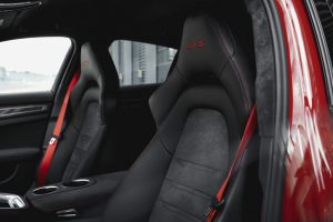 c143cd9f-2019-porsche-panamera-gts-4