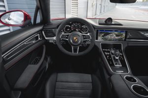 d84e5b6a-2019-porsche-panamera-gts-3