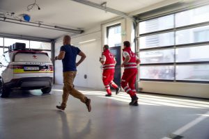 d9db3657-land-rover-discovery-emergency-response-vehicle-21