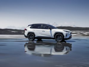 db06a7c6-2019-toyota-rav4-hybrid-09