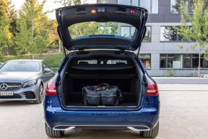 f29b94ec-mercedes-c300de-36