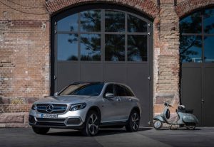 f9736b8c-2019-mercedes-glc-f-cell-80