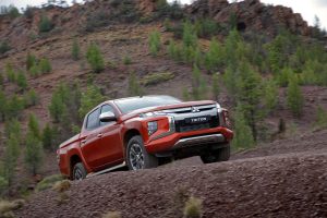 06b78261-2019-mitsubishi-l200-pickup-unveiled-40
