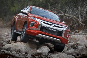 10496b61-2019-mitsubishi-l200-pickup-unveiled-36