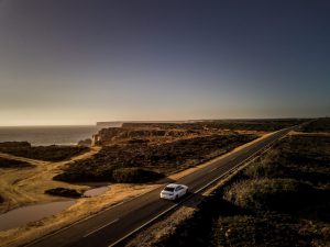 6d03f769-2019-bmw-330e-01