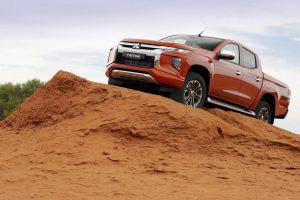84b9c0e8-2019-mitsubishi-l200-pickup-unveiled-37