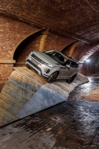 ad5d12d9-2020-range-rover-evoque-ii-30