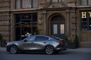 ade4c6ca-2019-mazda-3-sedan-hatch-373