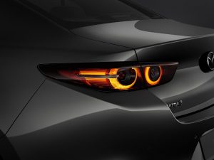 b47c66ba-2019-mazda-3-sedan-hatch-423
