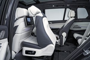 eb9586a7-2019-bmw-x7-17