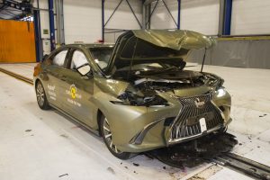 22ea407e-lexus-es-euro-ncap-7